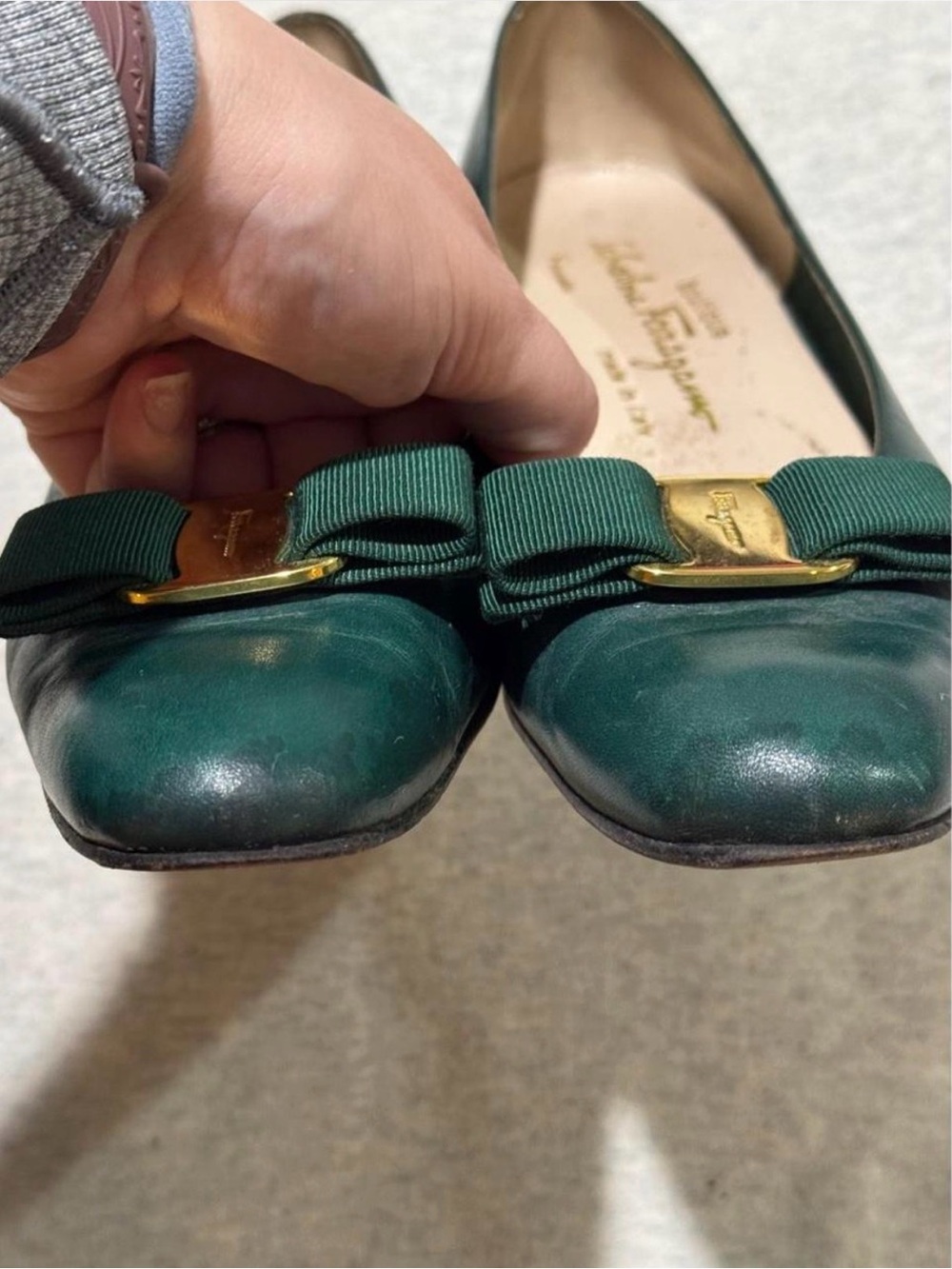 Vintage Salvatore Ferragamo Women’s Dark Green Bow Low Heels - Picture 8 of 9